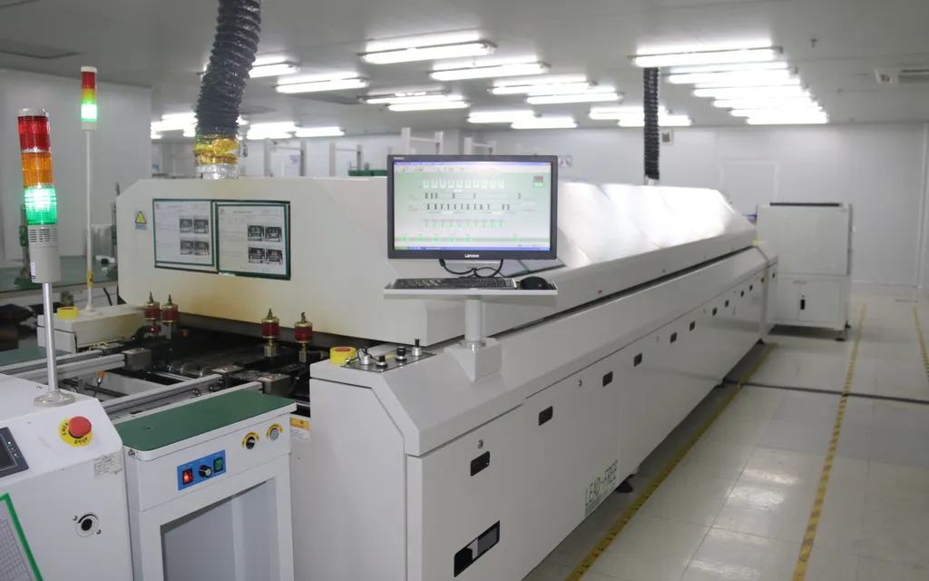 Lead-free reflow oven and Lenovo control console at Huaxing
